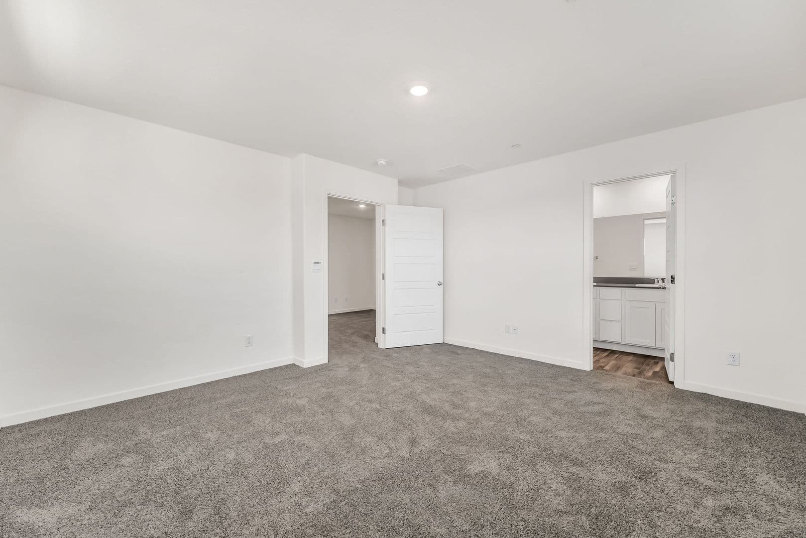 Henderson Townhome: 484 Golden Myna Ave