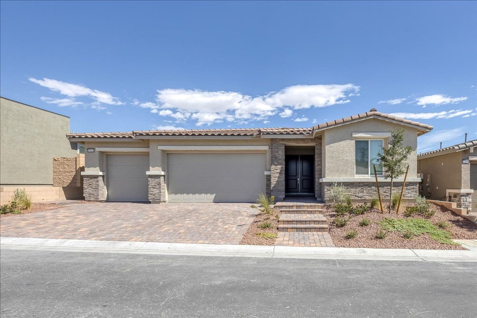 Las Vegas House: 10862 Lewis Pointe Ave