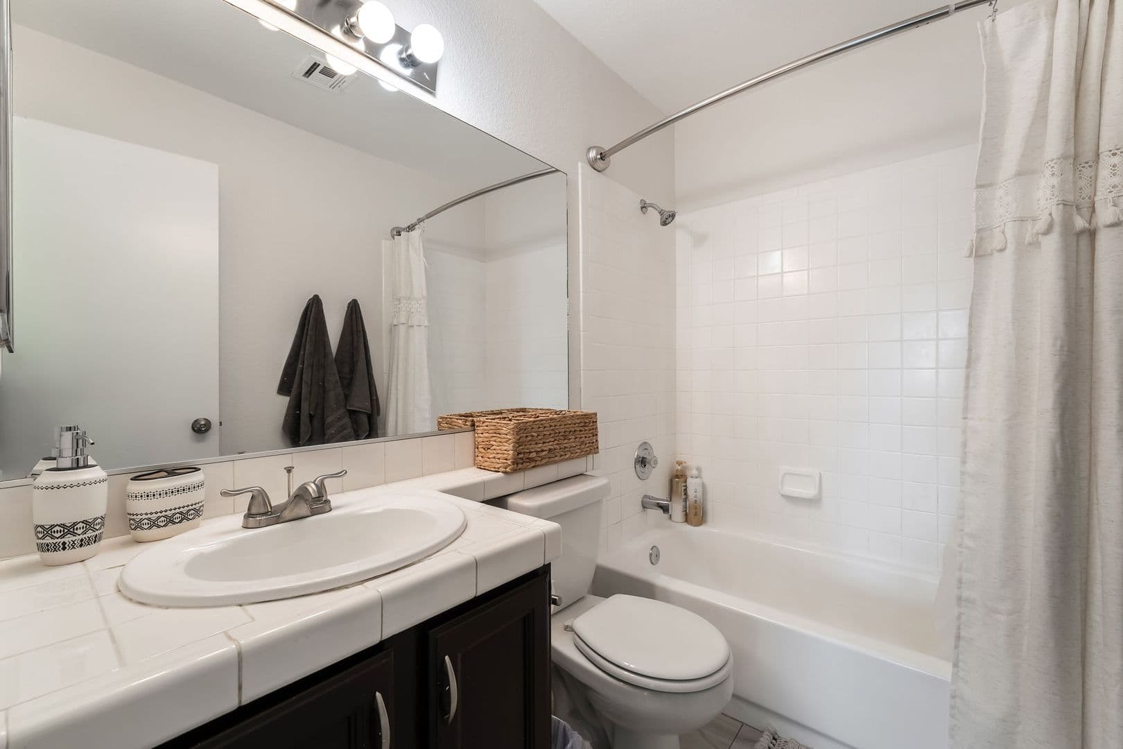 Henderson House: 2717 Lovington Drive