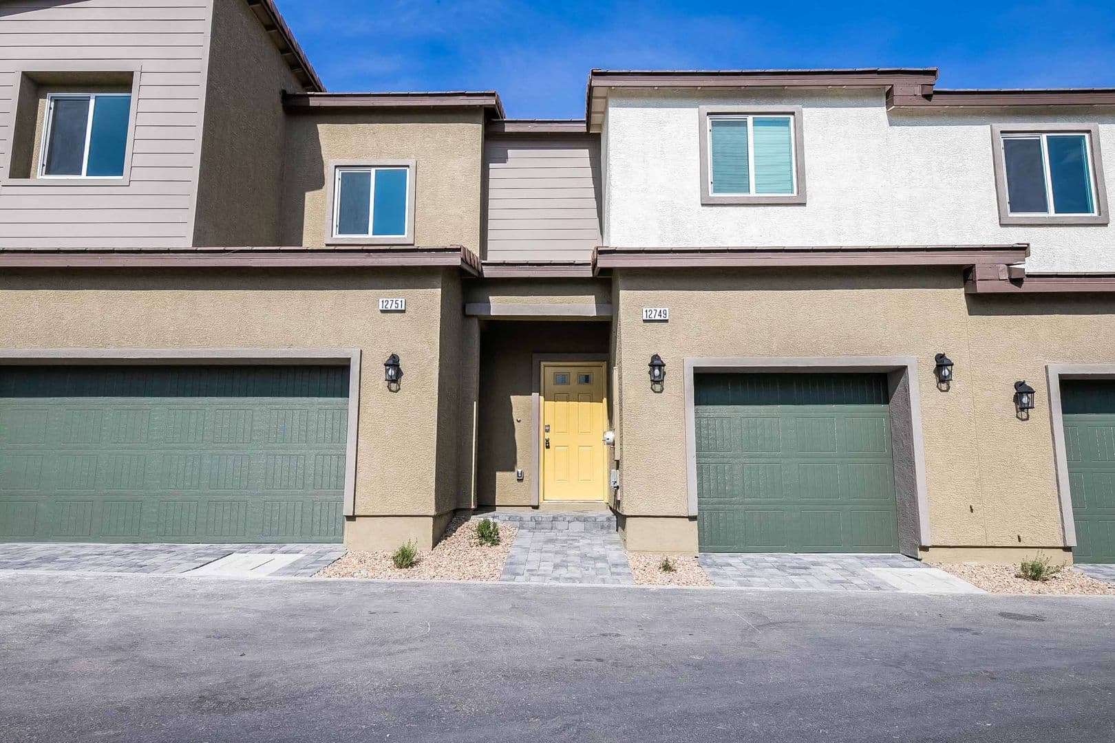 Henderson House: 12749 Epperly St