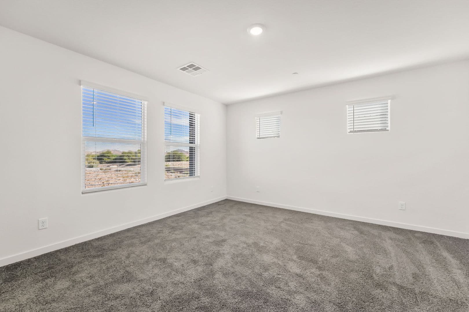 Henderson Townhome: 484 Golden Myna Ave
