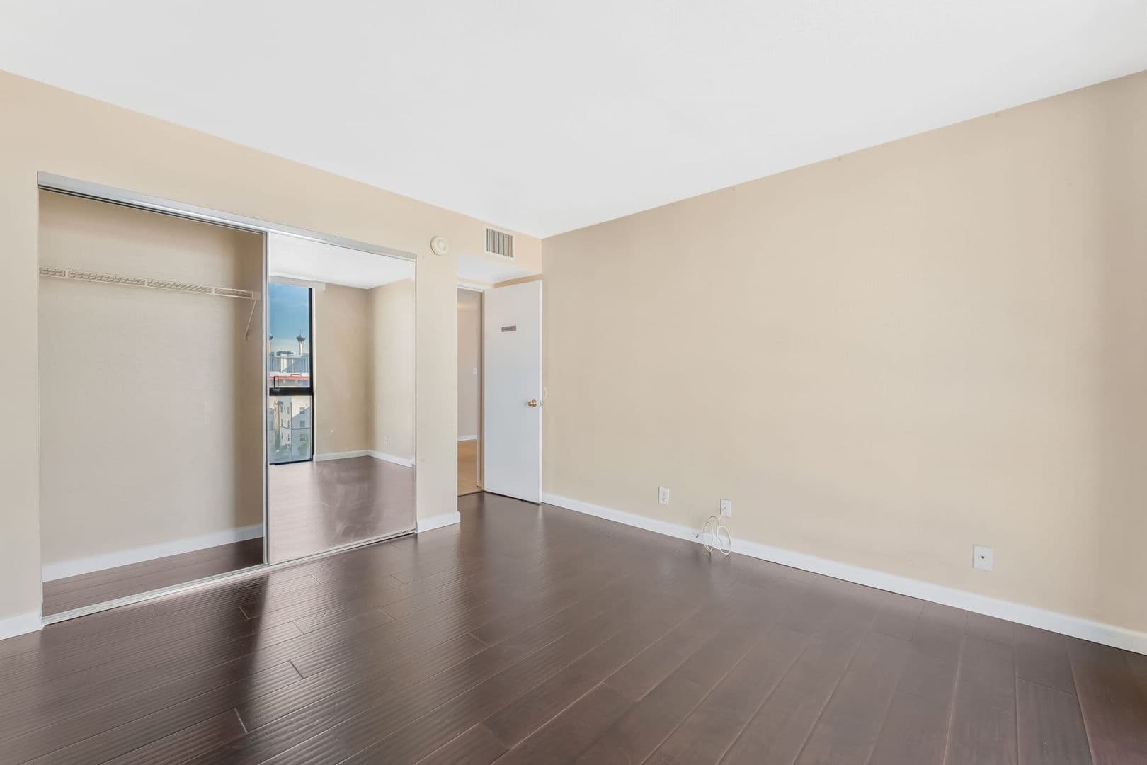 Las Vegas House: 3930 University Center #803