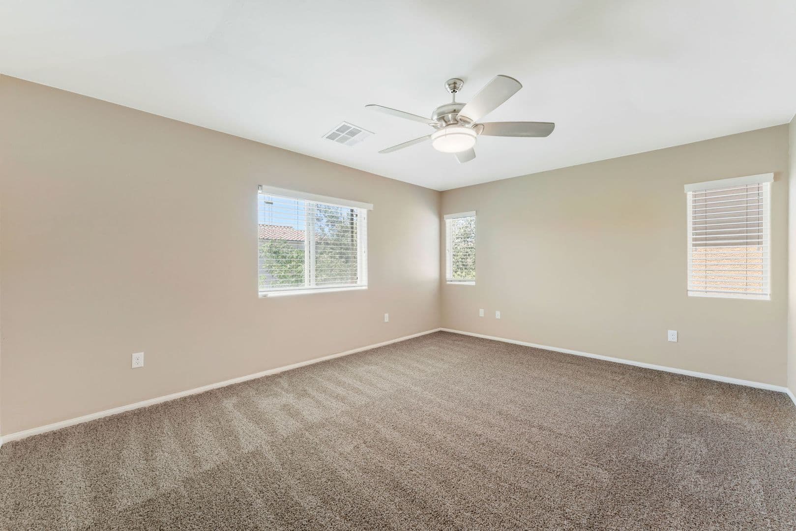 Las Vegas House: 730 Bending Wolf Ave