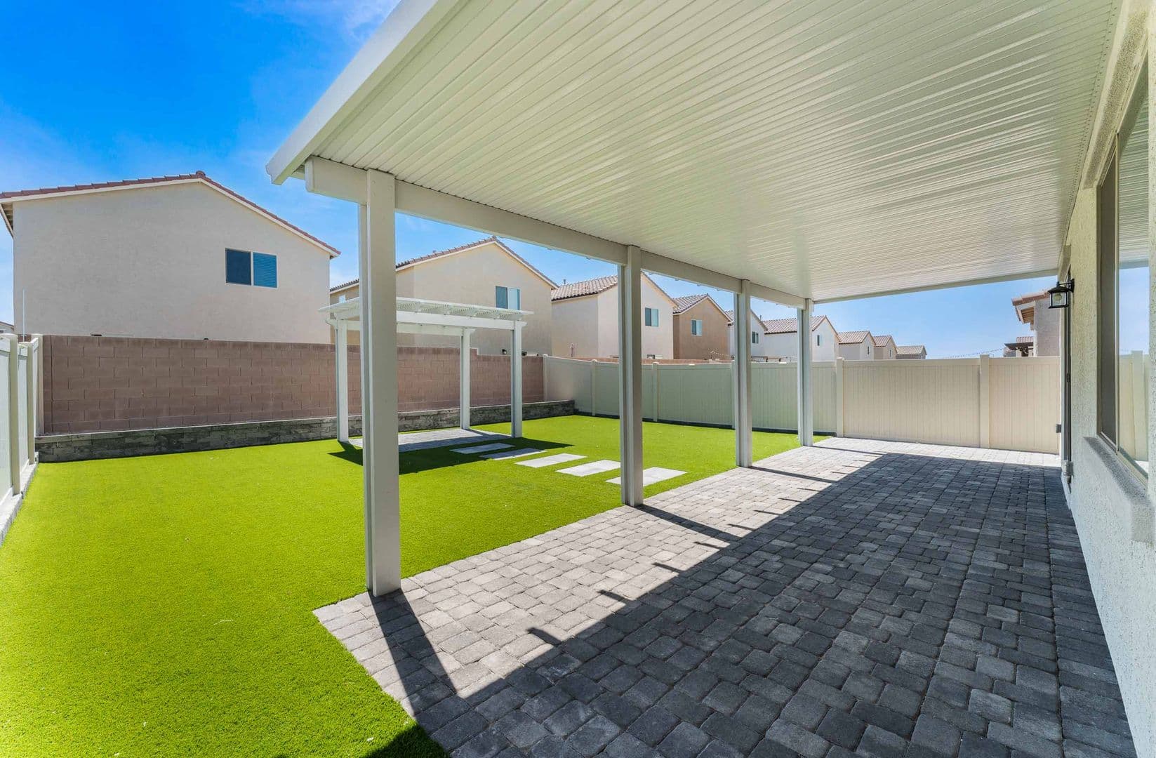 North Las Vegas House: 6958 Stone Cactus St