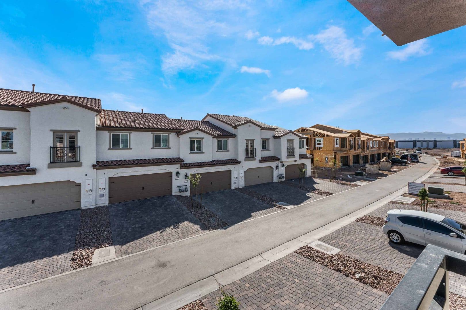Henderson House: 871 Watford Pl