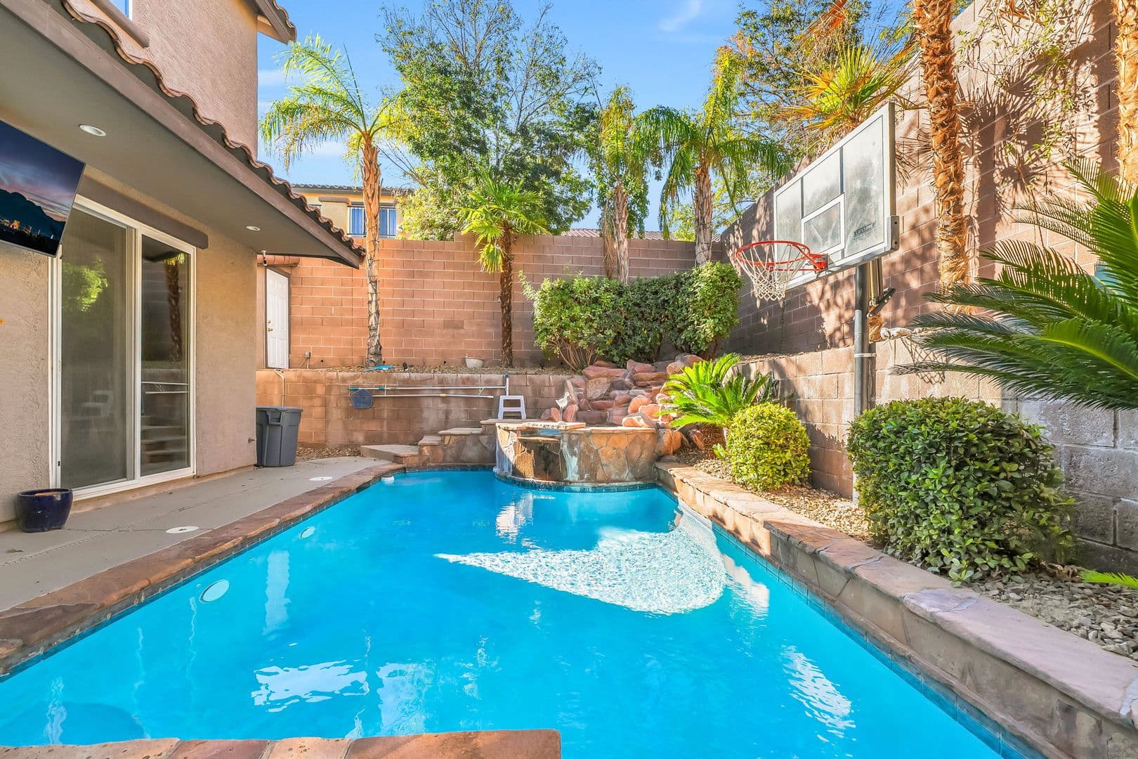 Henderson House: 1153 Orphington Ct