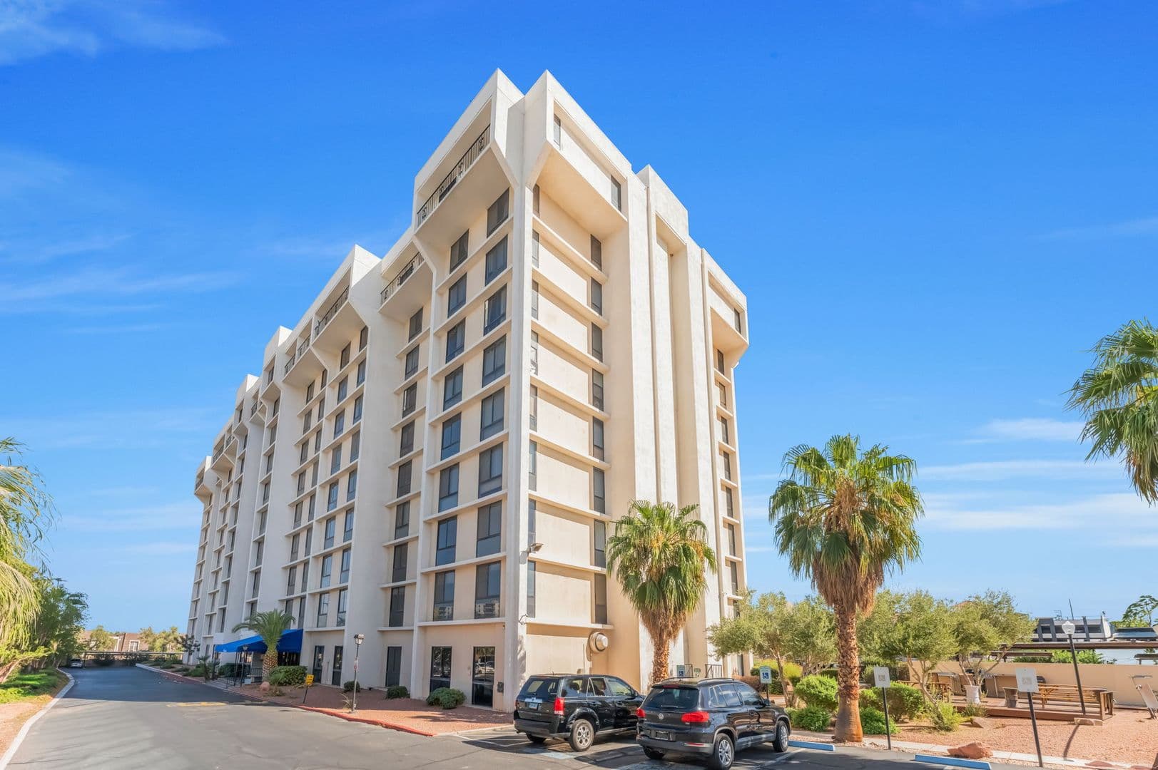 Las Vegas House: 3930 University Center #803