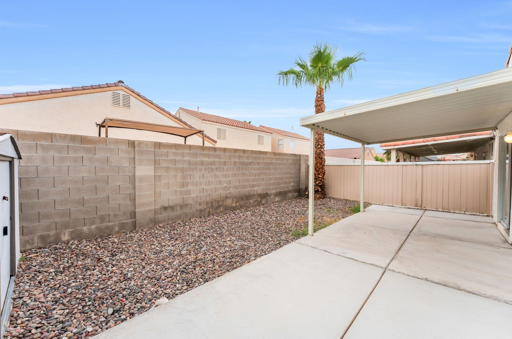 Las Vegas House: 325 Searchlight Dr