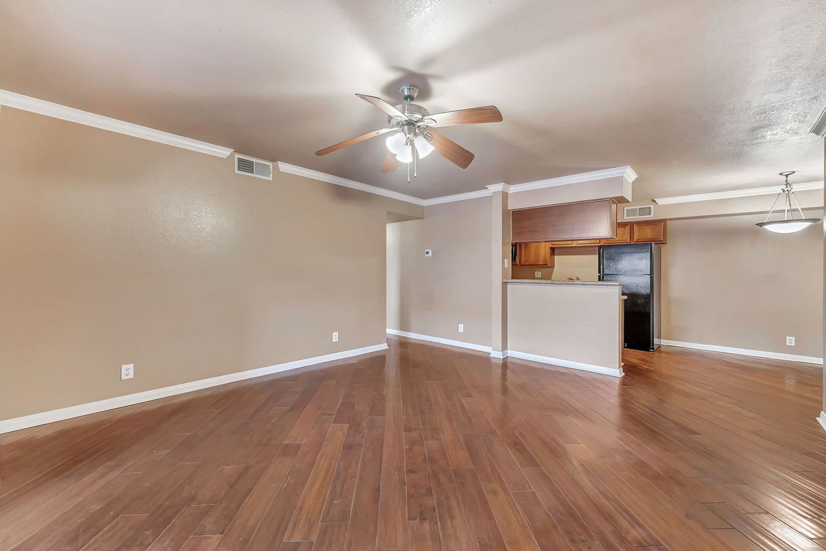 Las Vegas House: 3135 S Mojave Rd #227