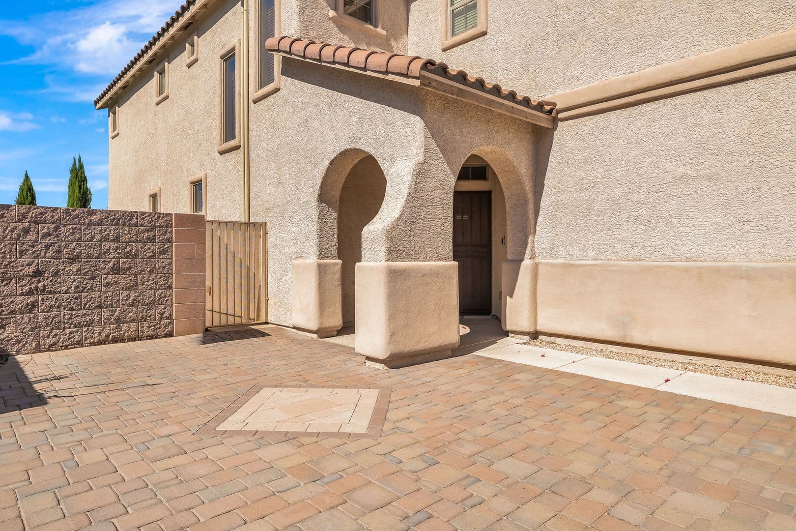 Henderson House: 381 Red Snap Dragon Ln