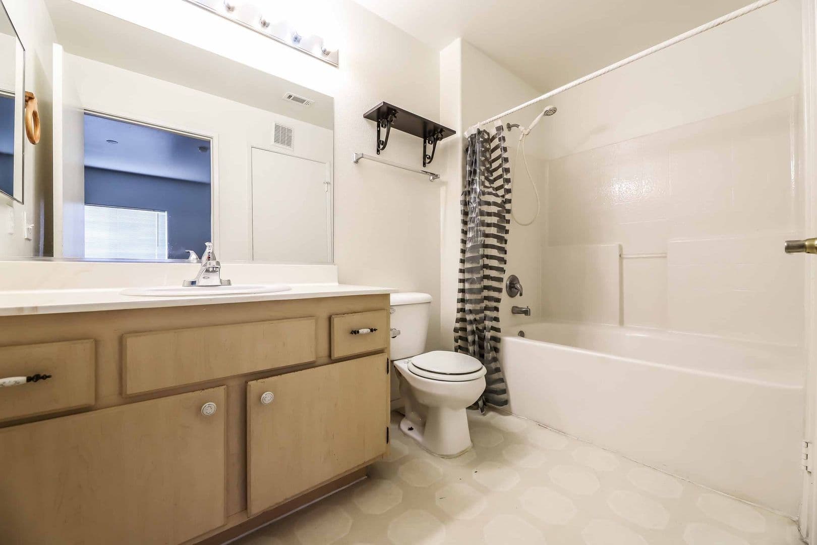 N. Las Vegas House: 1881 Alexander Rd. Unit 108