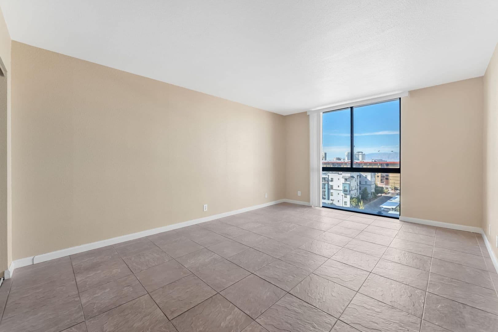 Las Vegas House: 3930 University Center #803