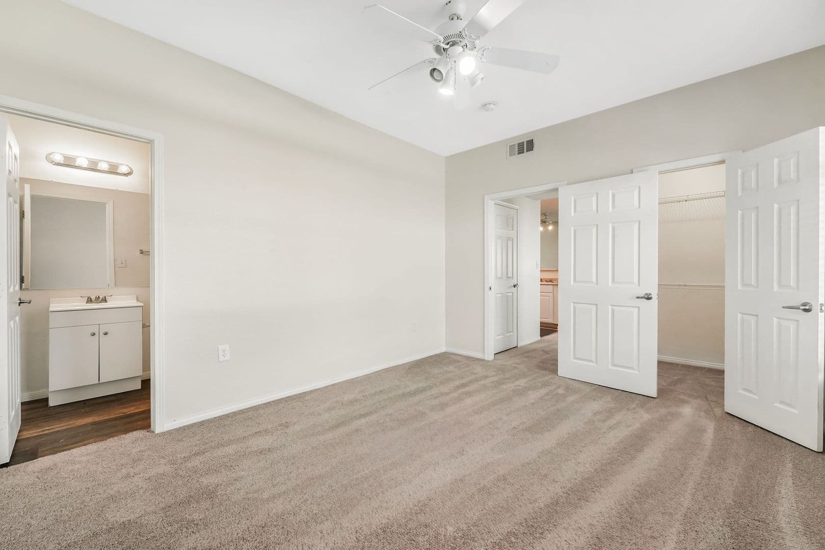Las Vegas House: 9000 S Las Vegas Blvd #2242