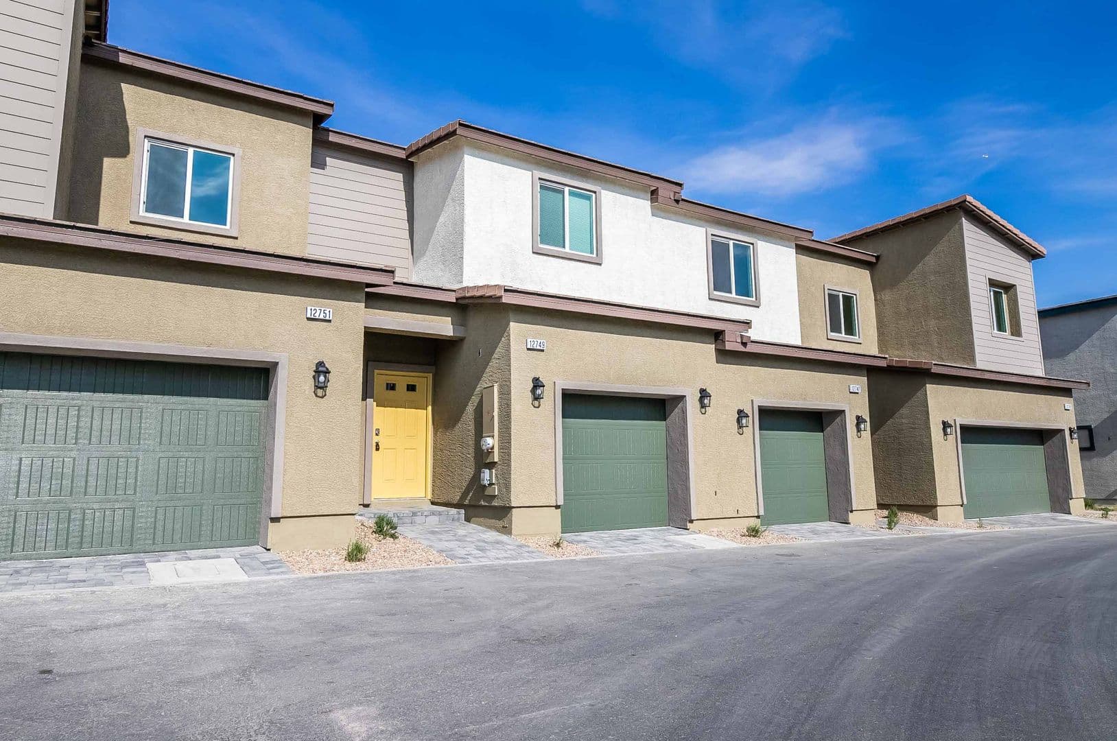 Henderson House: 12749 Epperly St