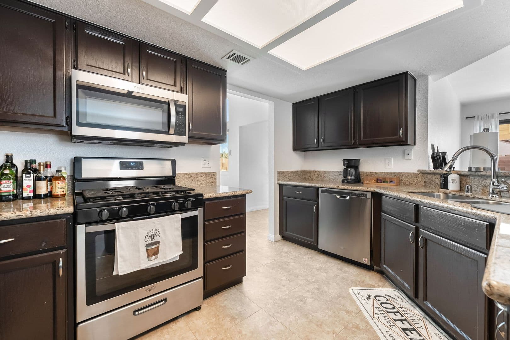 Henderson House: 2717 Lovington Drive