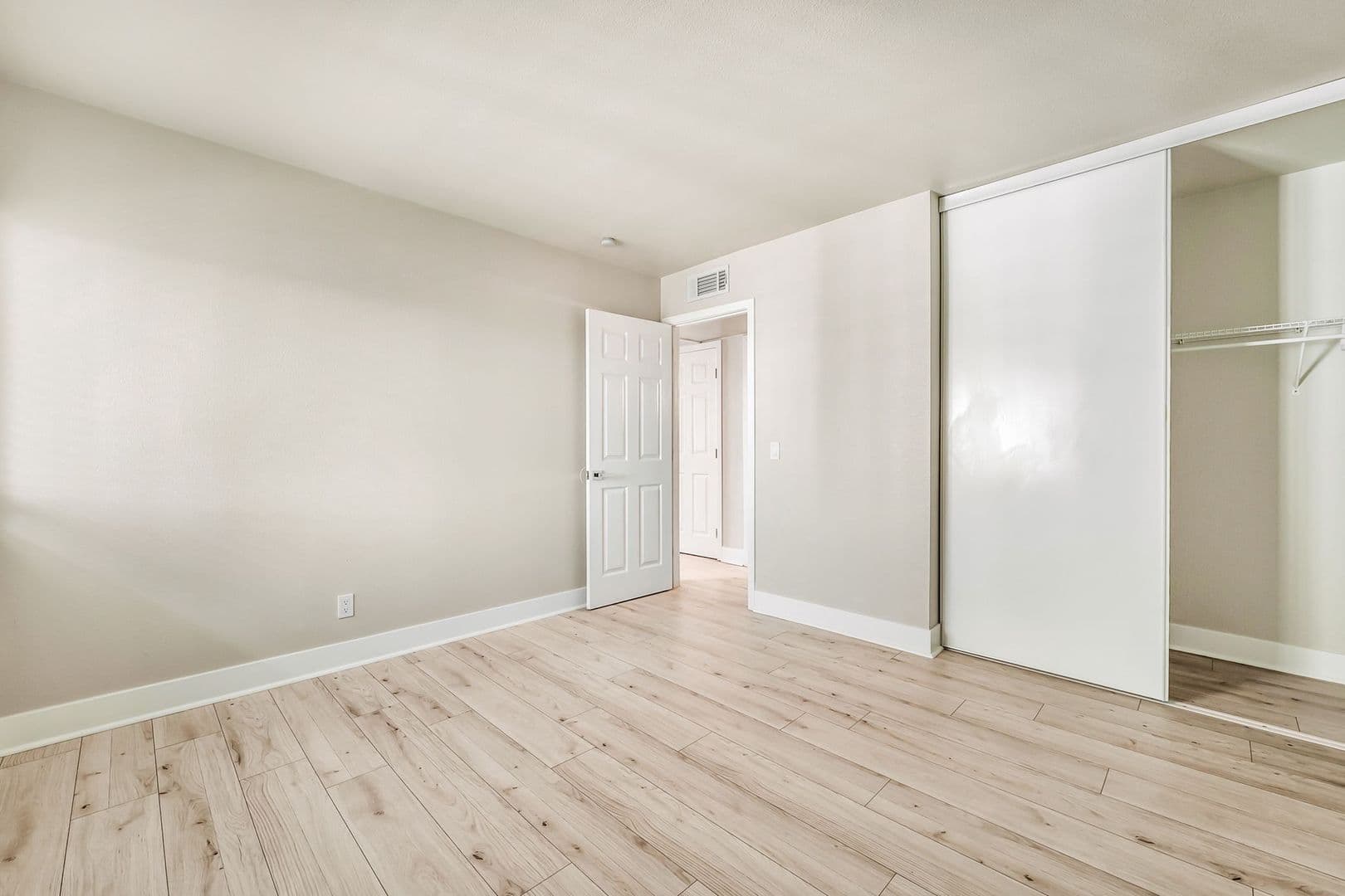 Las Vegas House: 1405 Vegas Valley #226