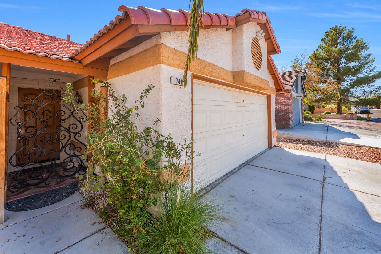 Las Vegas House: 741 Autumn Moon Dr