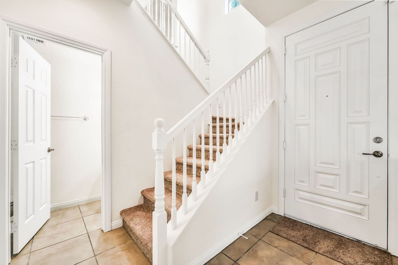 Las Vegas House: 9158 White Rock Peak Street