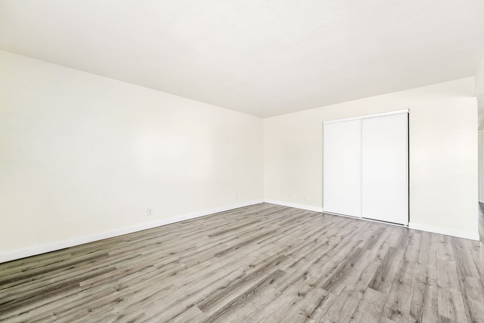 Las Vegas Apartment: 5303 Del Gado Dr.