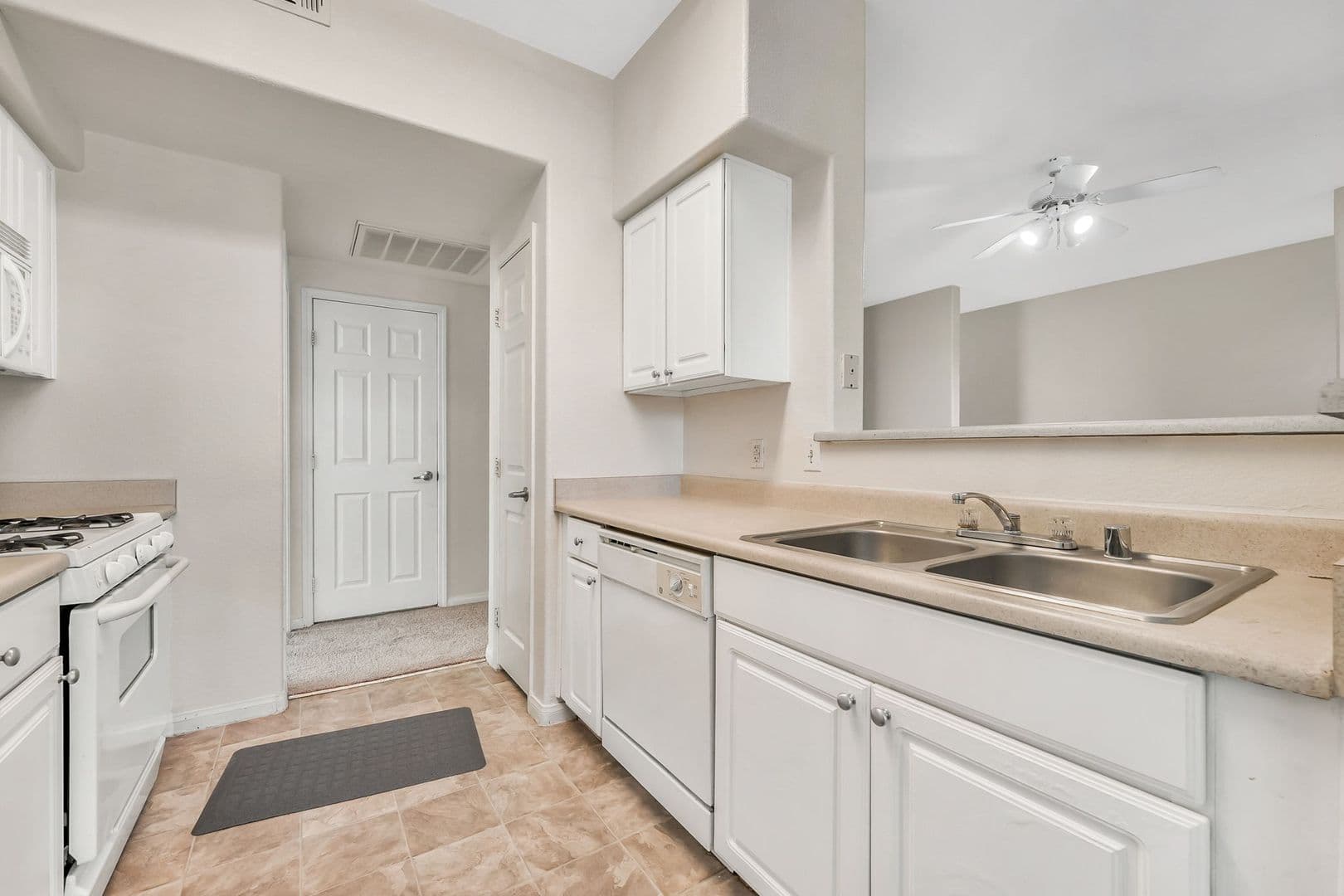 Las Vegas House: 9000 S Las Vegas Blvd #2242