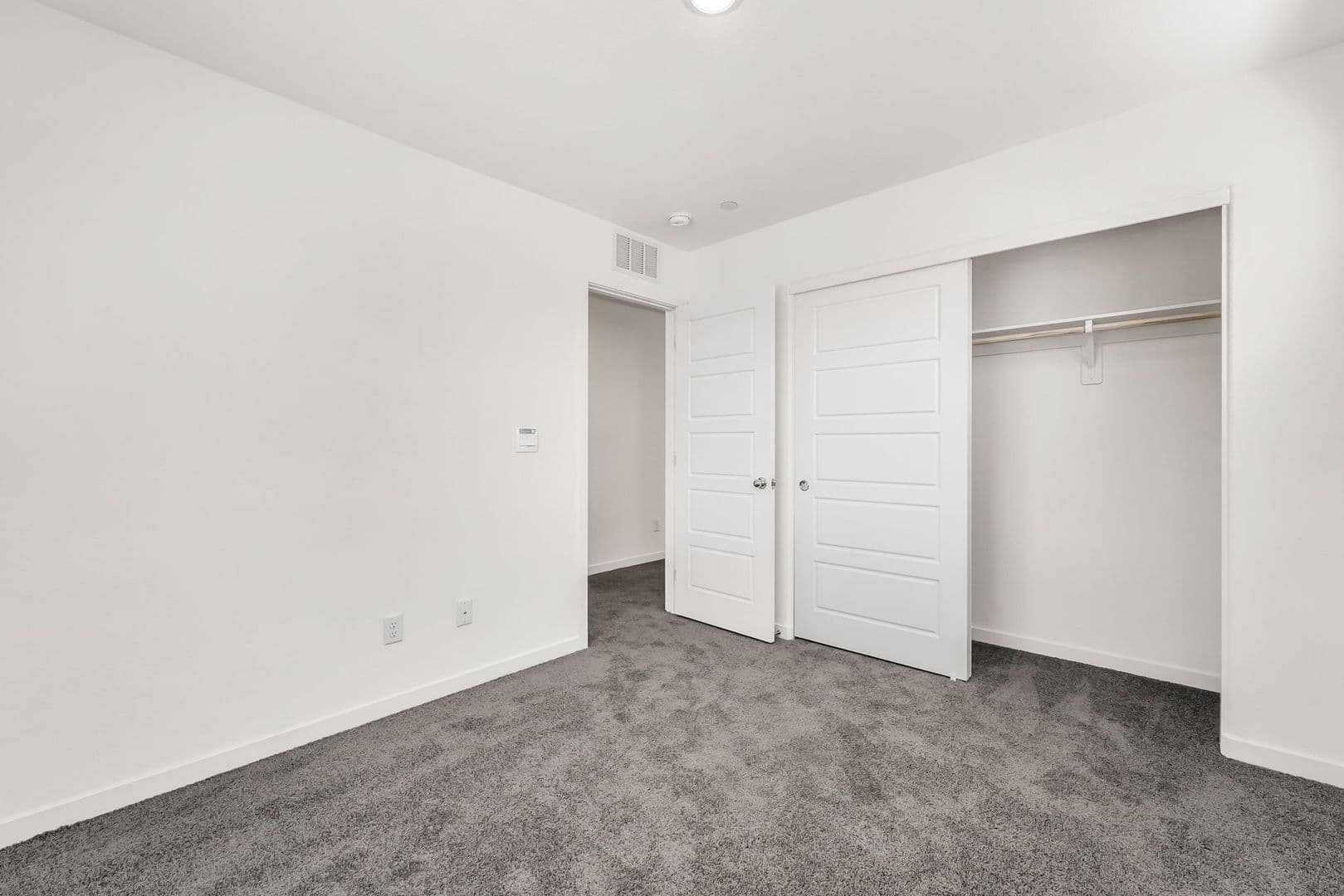 Henderson Townhome: 484 Golden Myna Ave