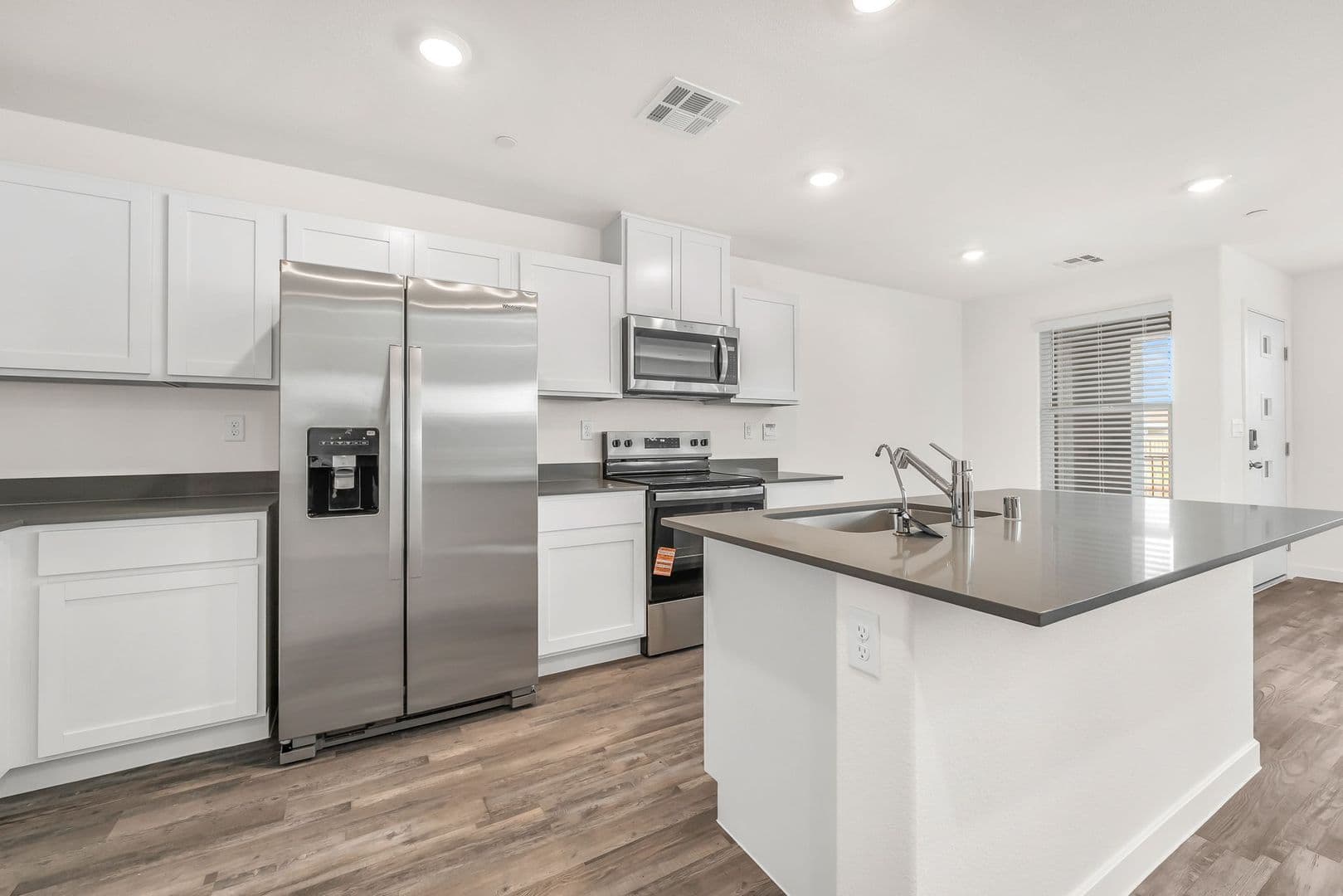 Henderson Townhome: 484 Golden Myna Ave