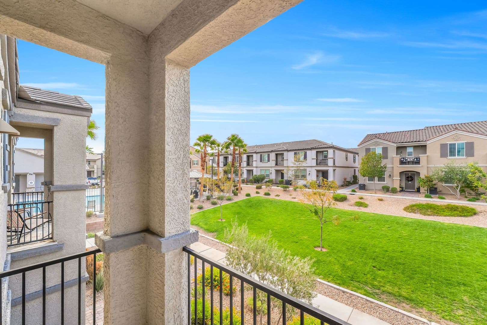 Henderson House: 483 Ylang Pl