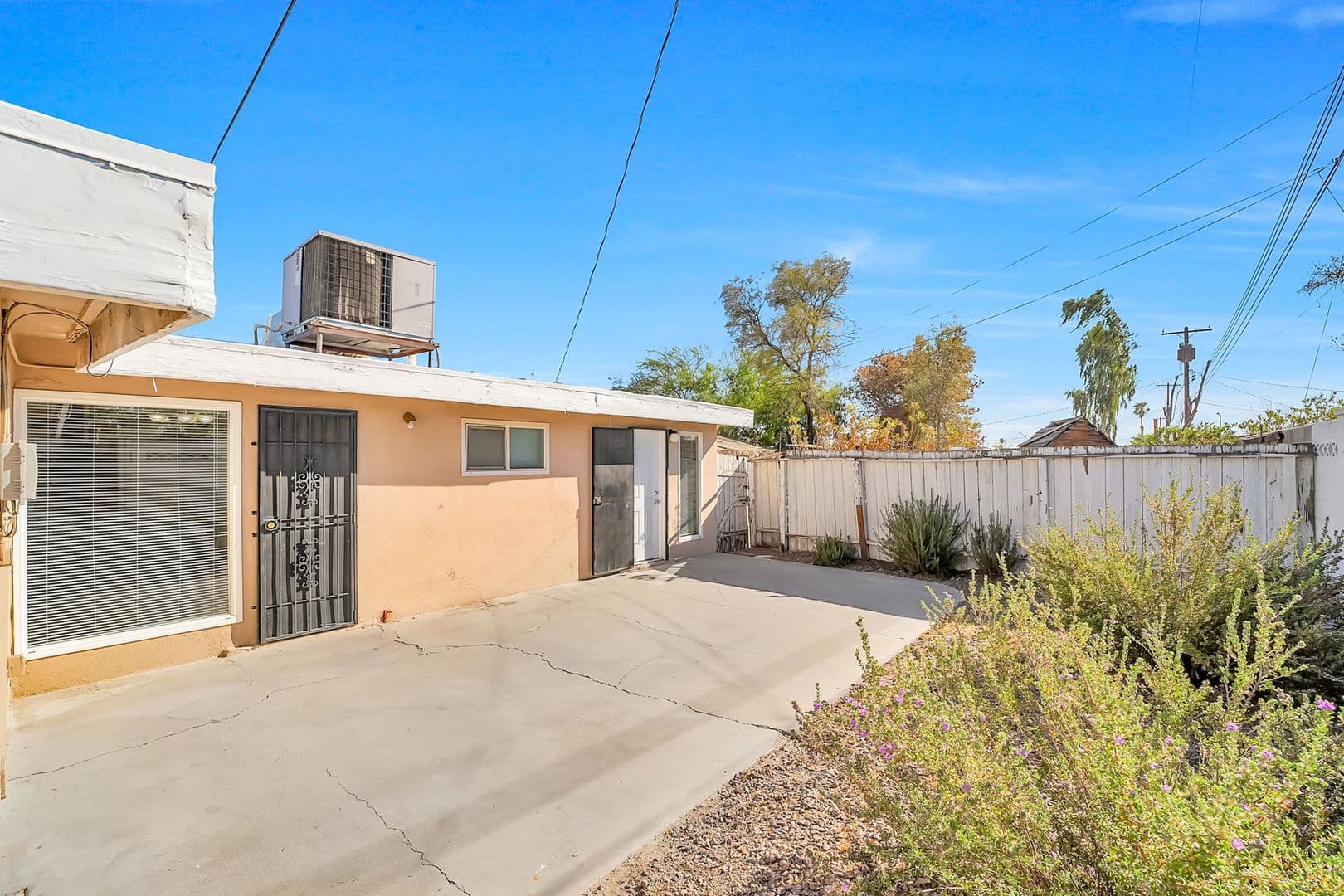 Las Vegas House: 867 Lulu Ave.