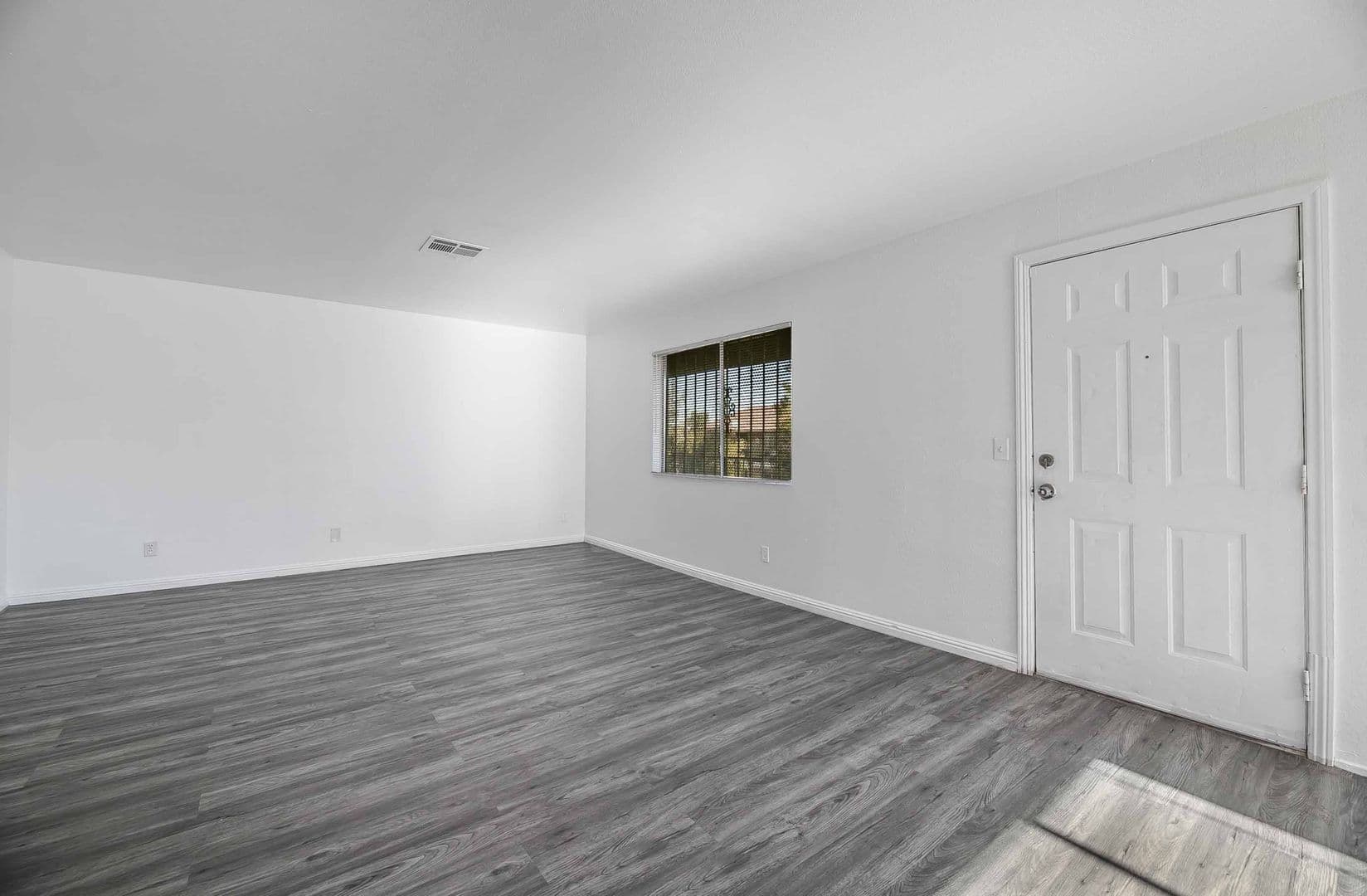 Las Vegas Apartment: 4721 Cessna Ave