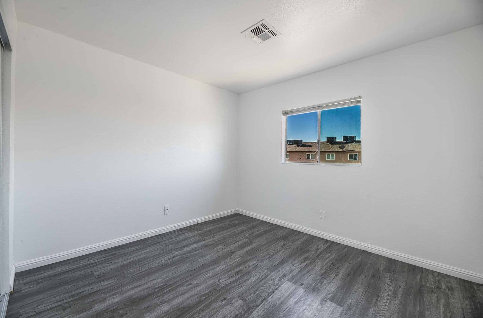 Las Vegas Apartment: 4721 Cessna Ave