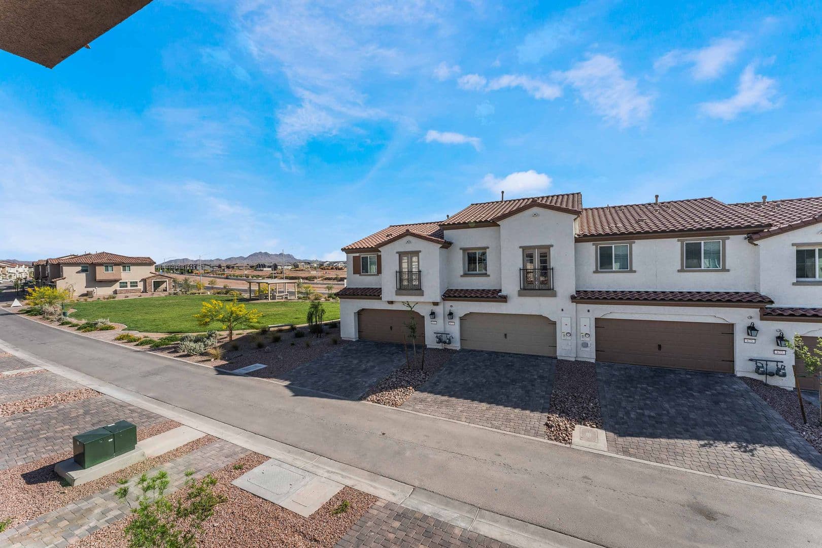 Henderson House: 871 Watford Pl