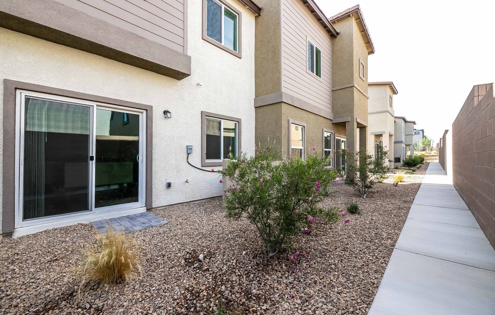 Henderson House: 12749 Epperly St