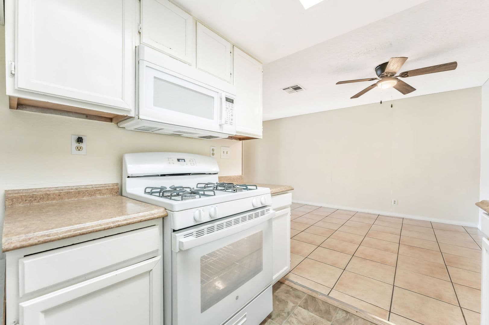 Las Vegas House: 457 N. Lamb Blvd #B