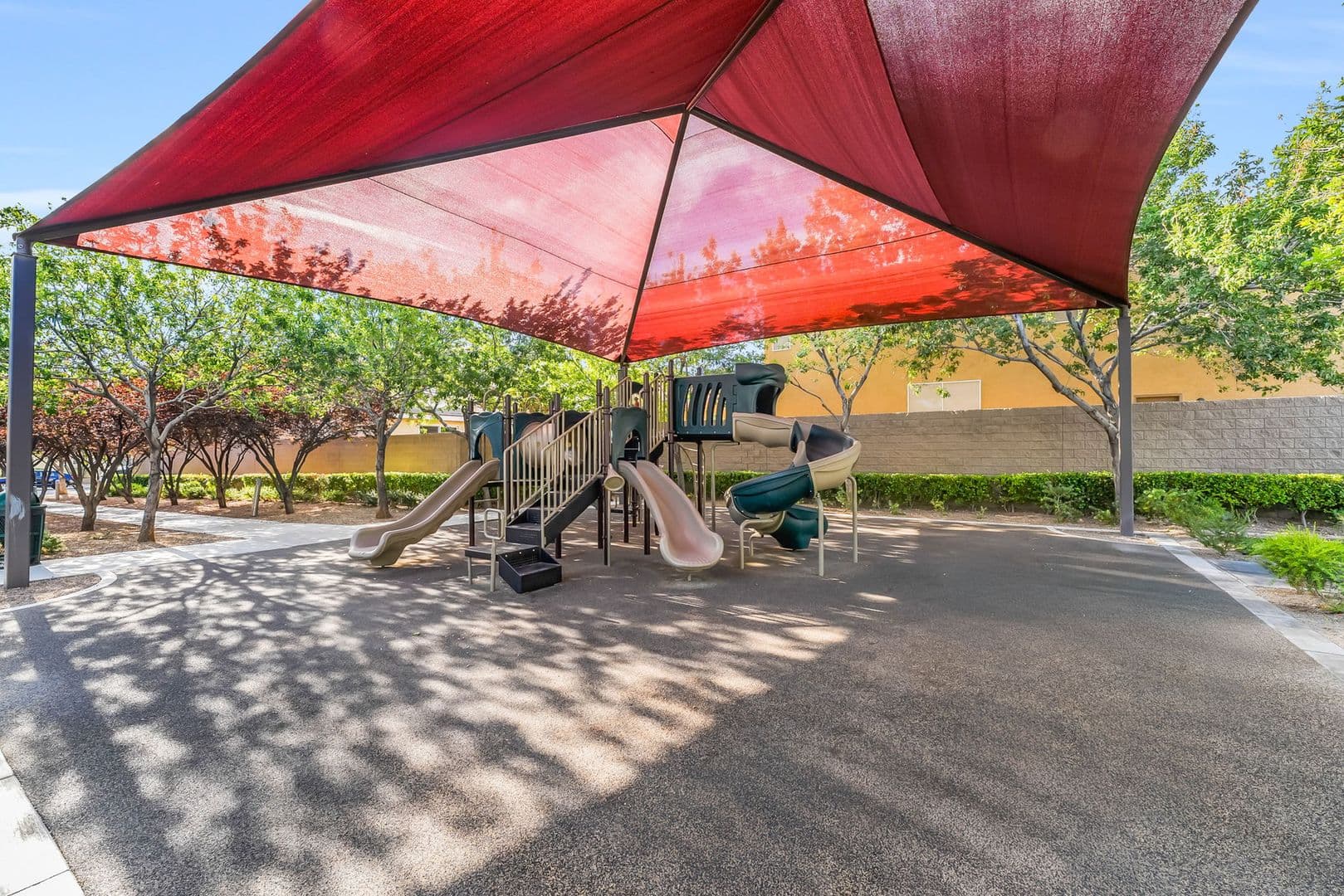 Las Vegas House: 9158 White Rock Peak Street