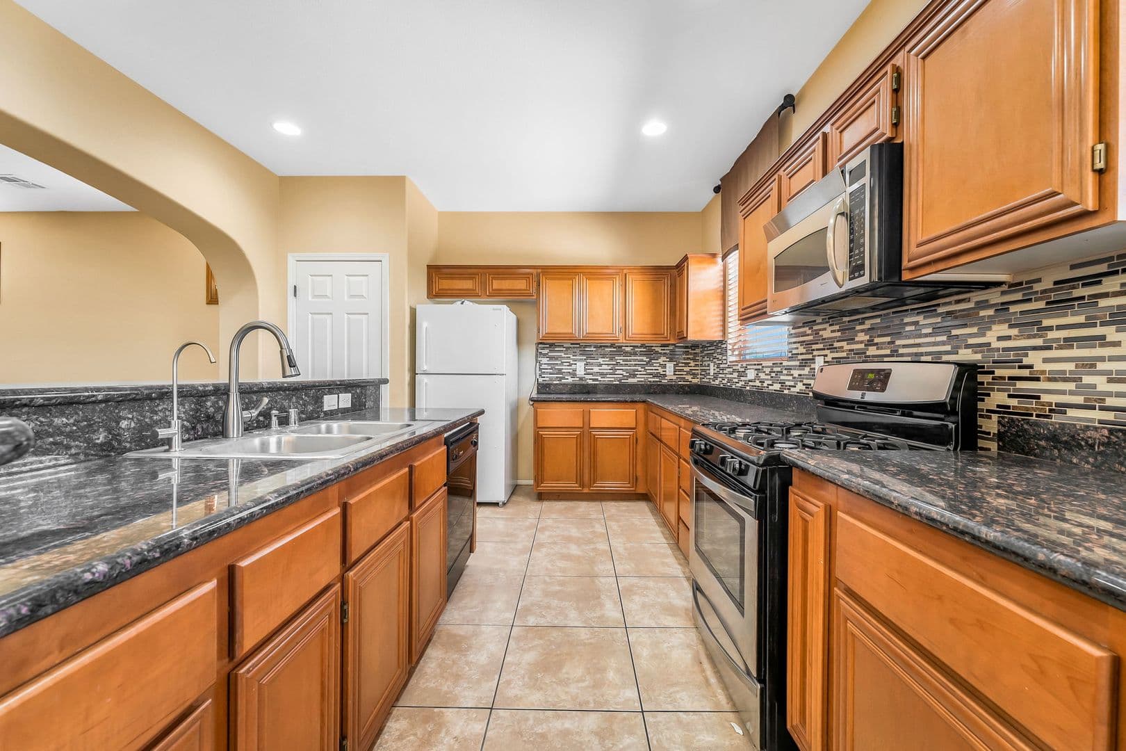 Henderson House: 381 Red Snap Dragon Ln
