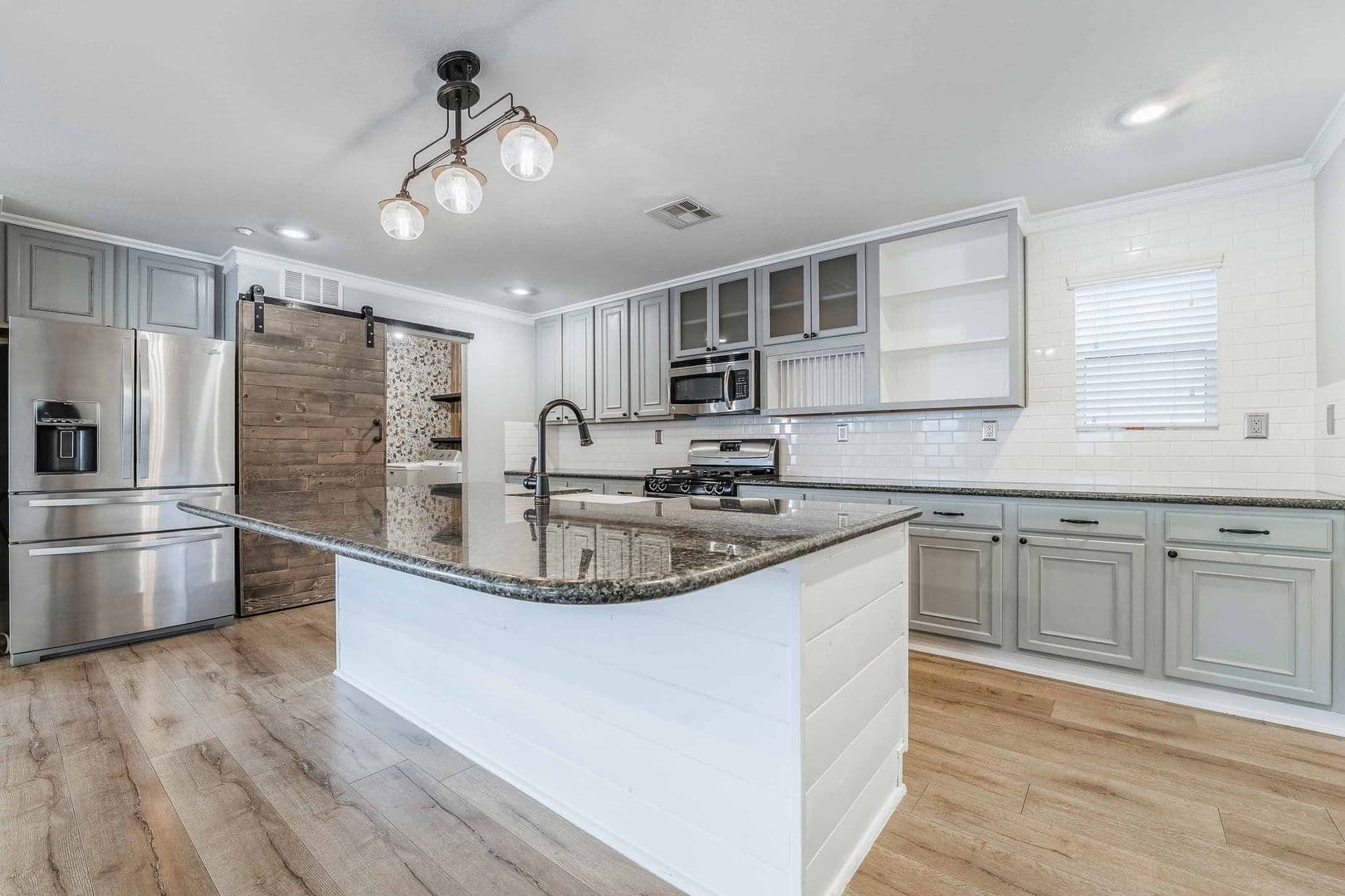 Henderson House: 3220 Mist Effect Ave