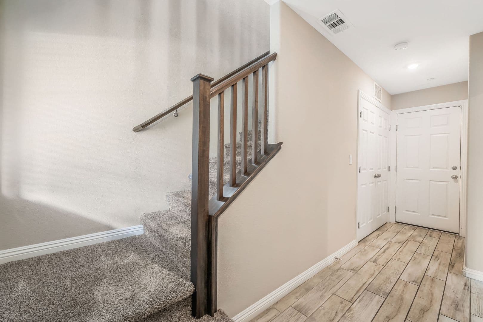 Henderson House: 483 Ylang Pl