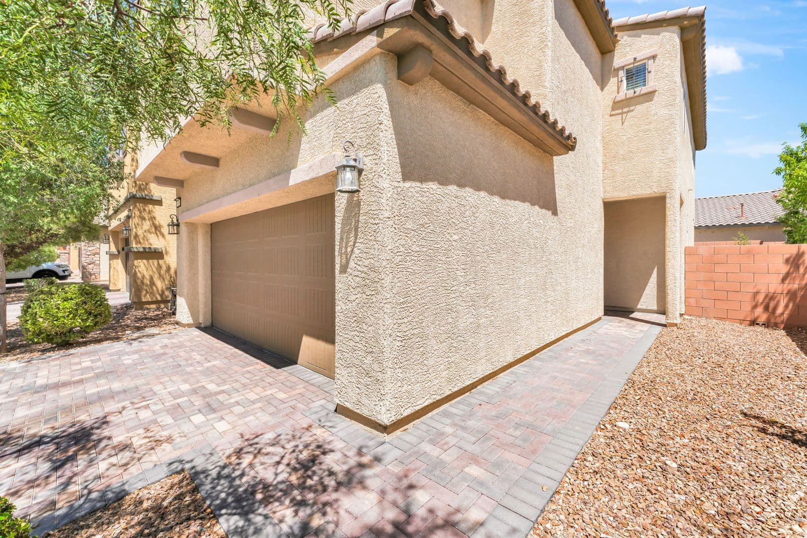 Las Vegas House: 730 Bending Wolf Ave