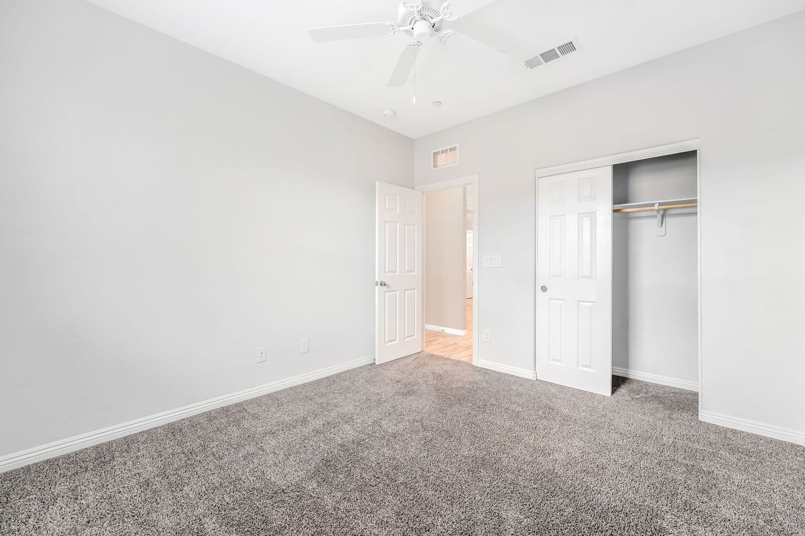 Henderson House: 483 Ylang Pl