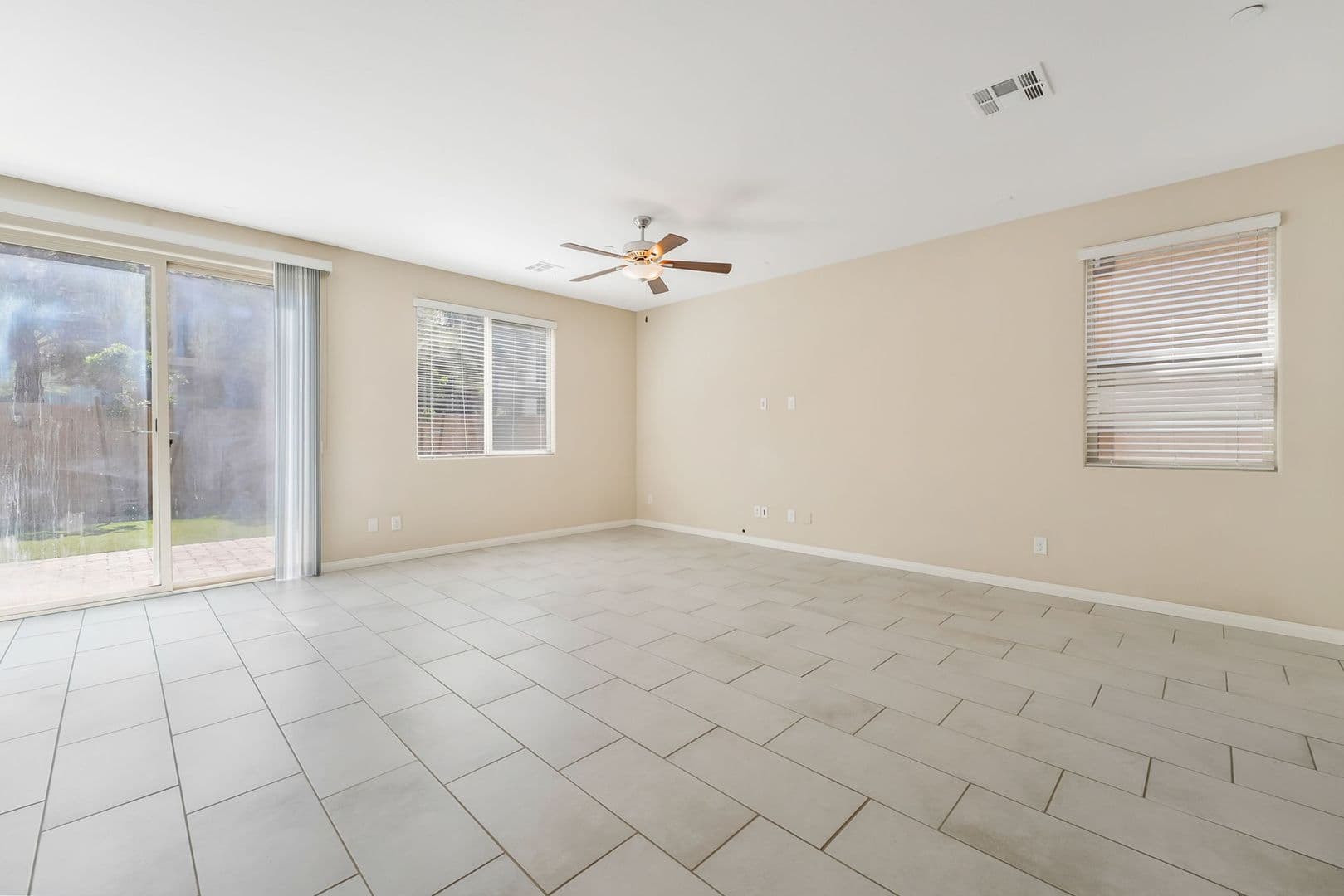 Henderson House: 2915 Caxton Grove Dr