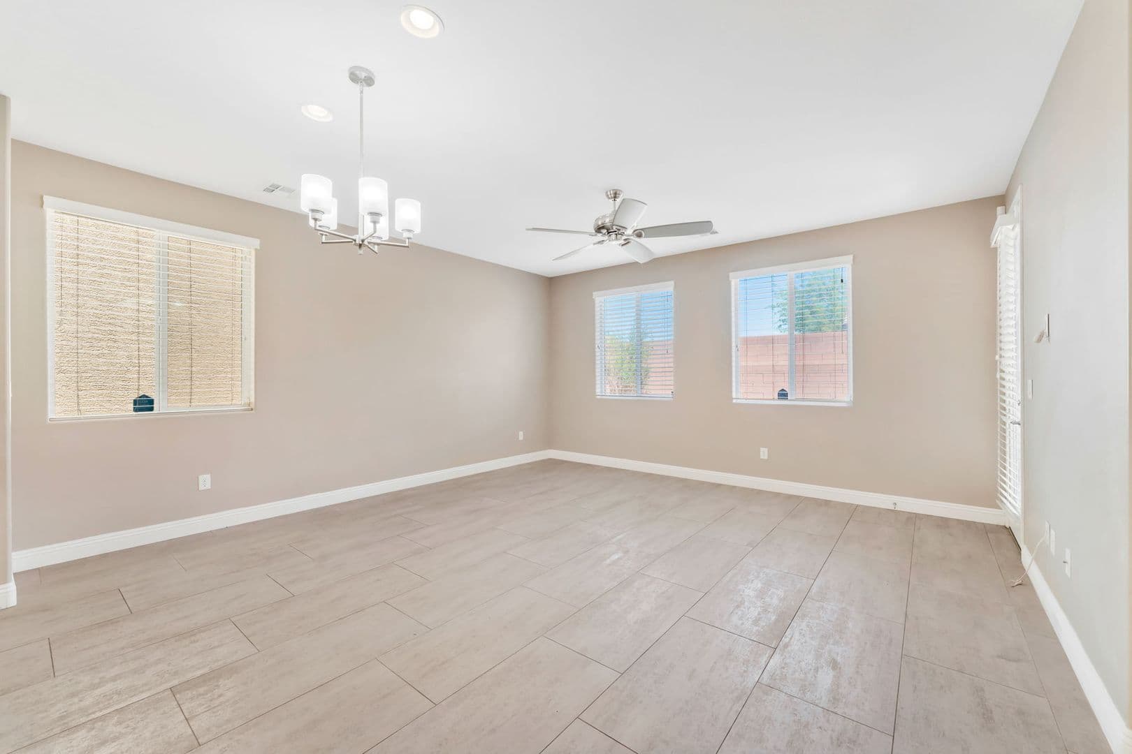 Las Vegas House: 730 Bending Wolf Ave