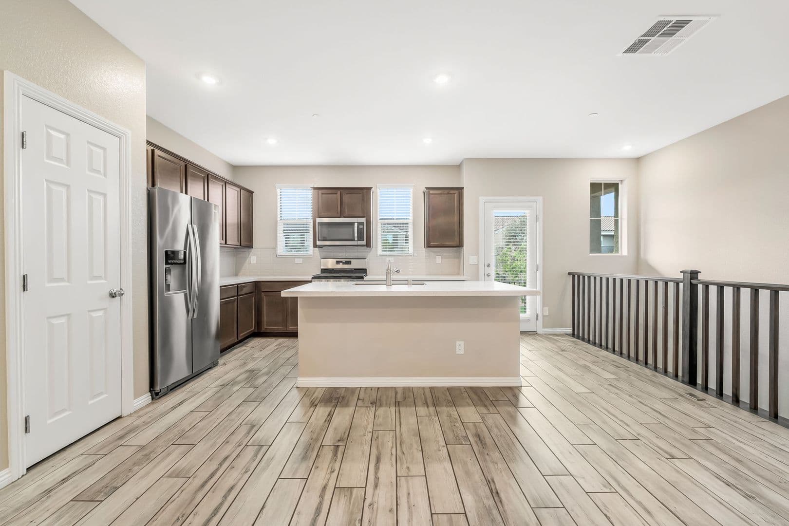 Henderson House: 483 Ylang Pl