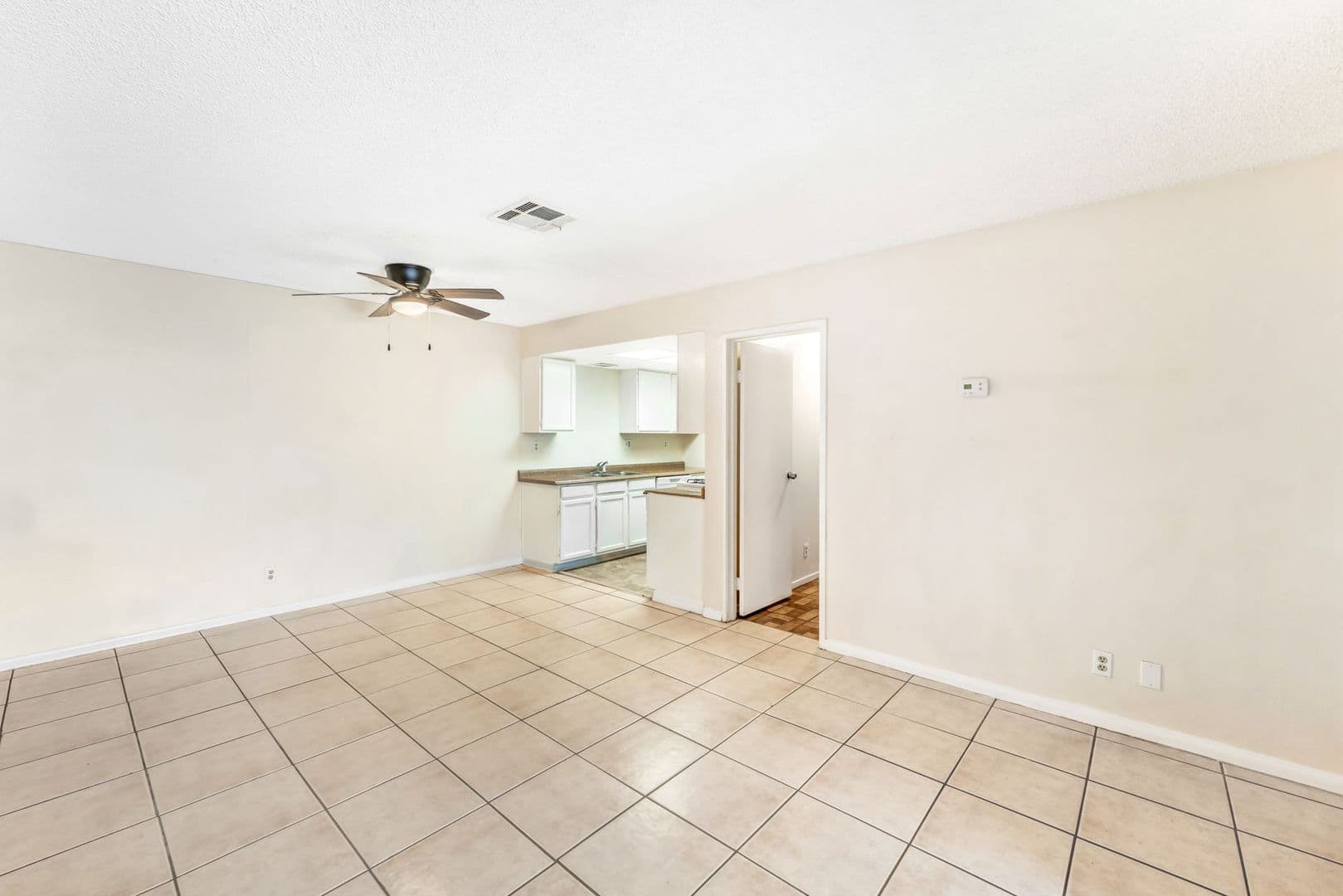 Las Vegas House: 457 N. Lamb Blvd #B