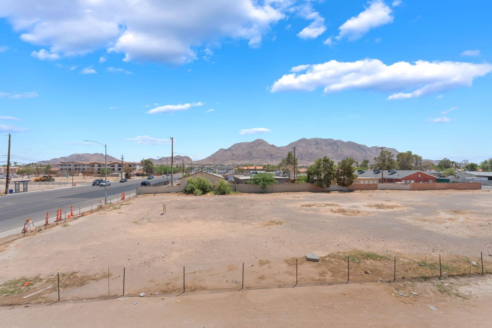 Las Vegas Apartment: 5689 E Lake Mead Blvd