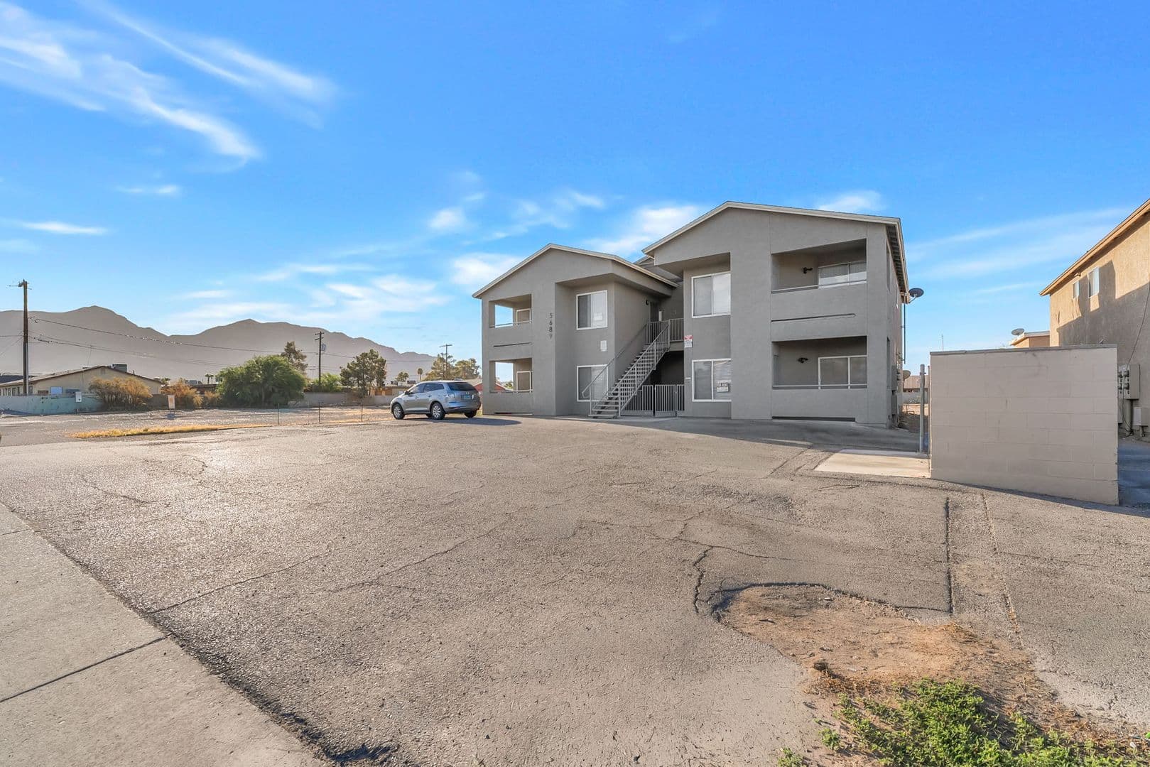 Las Vegas Apartment: 5689 E Lake Mead Blvd