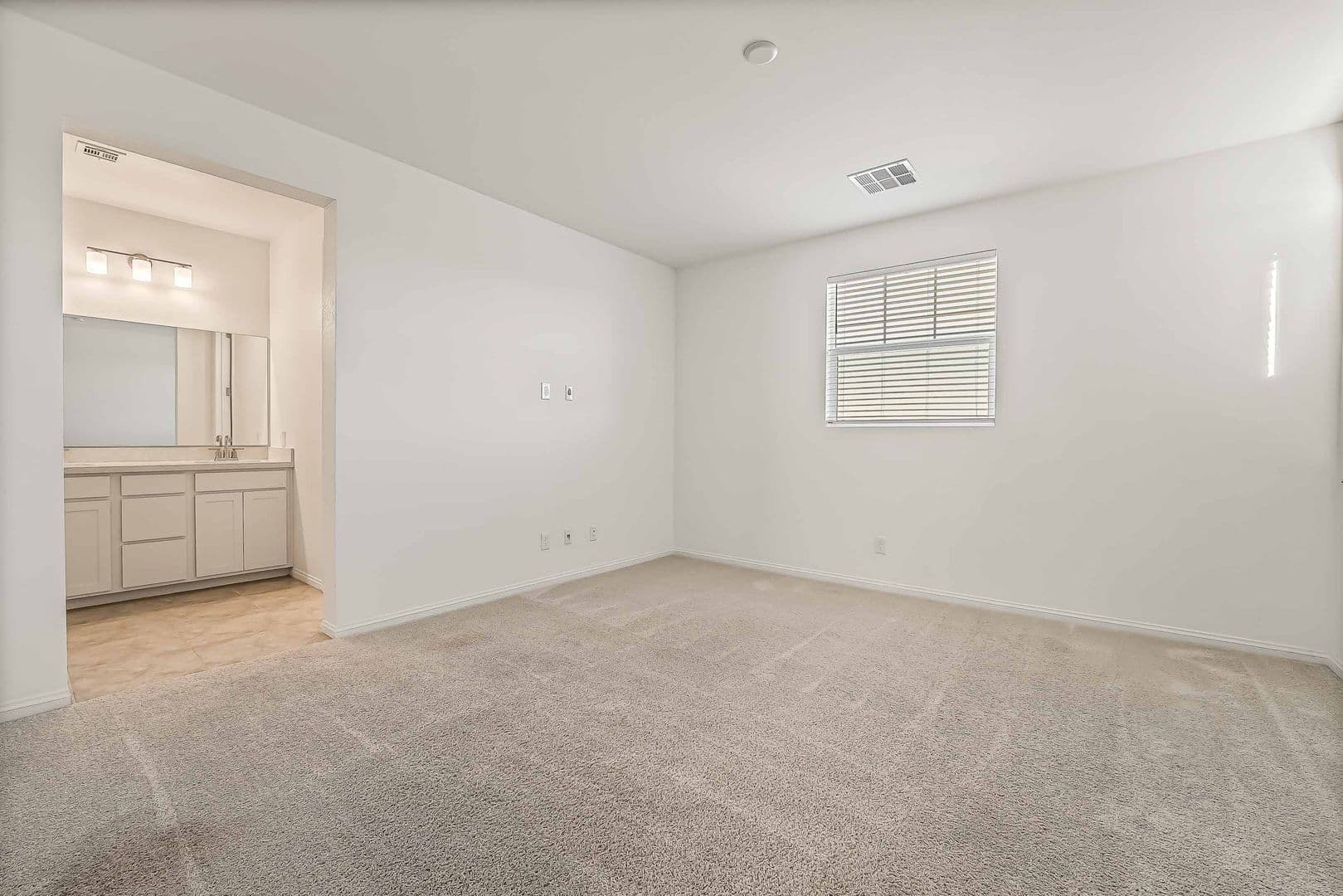 Henderson House: 228 Vanhoy Ave