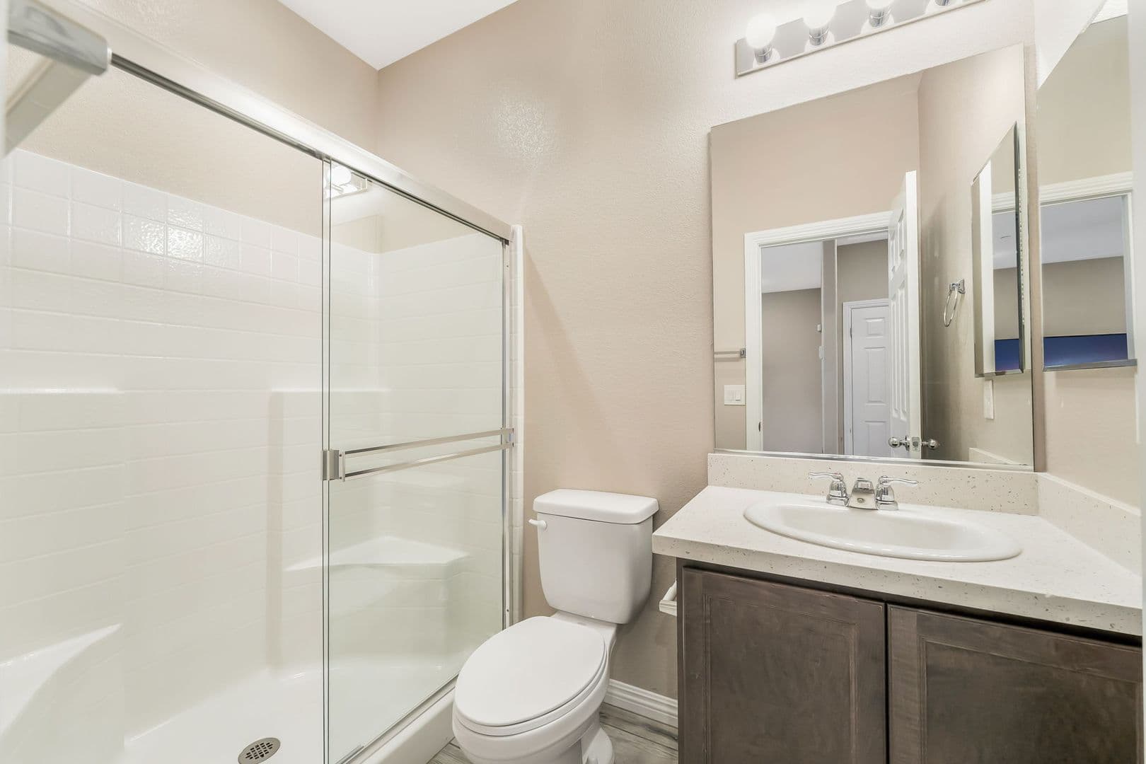 Henderson House: 483 Ylang Pl
