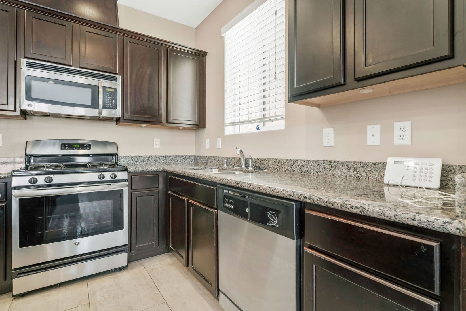 Las Vegas House: 730 Bending Wolf Ave