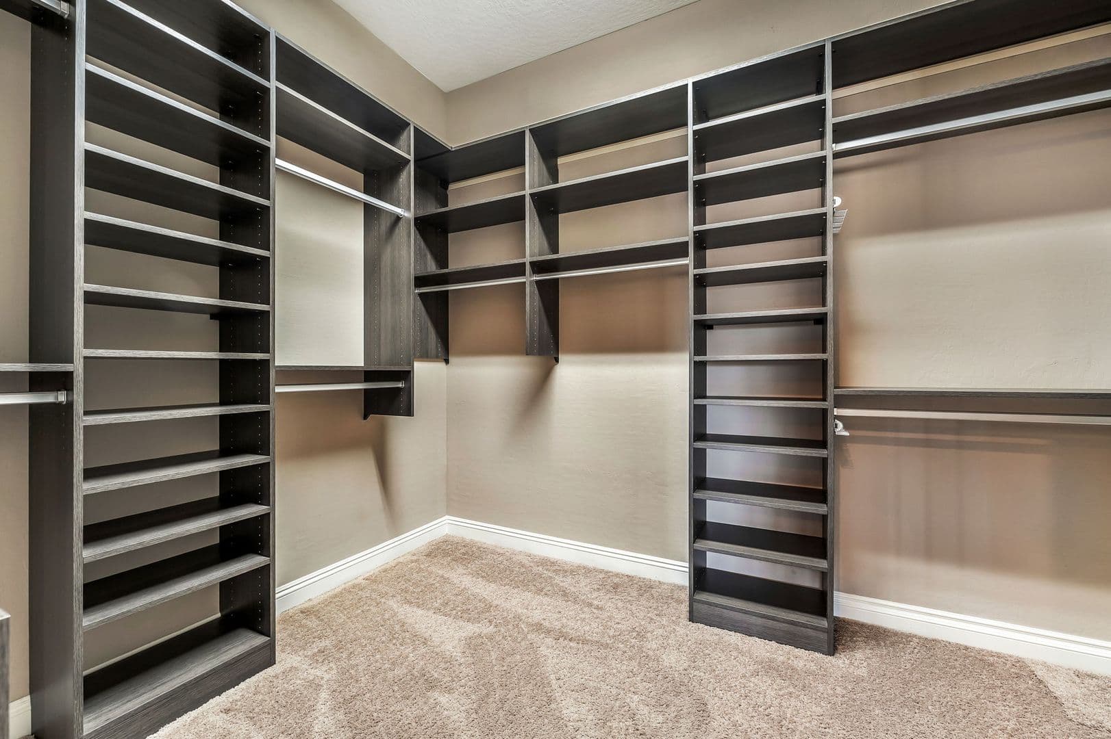 Henderson House: 2501 Luberon Dr