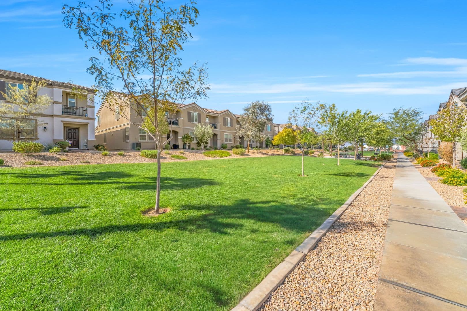 Henderson House: 483 Ylang Pl